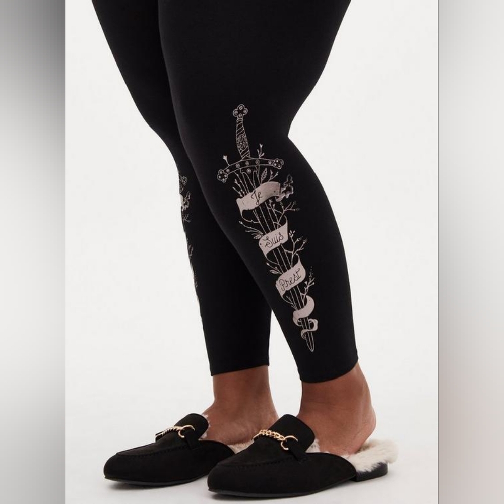 Torrid Outlander Exclusive Fraser Sword Crop Leggings Size 2
